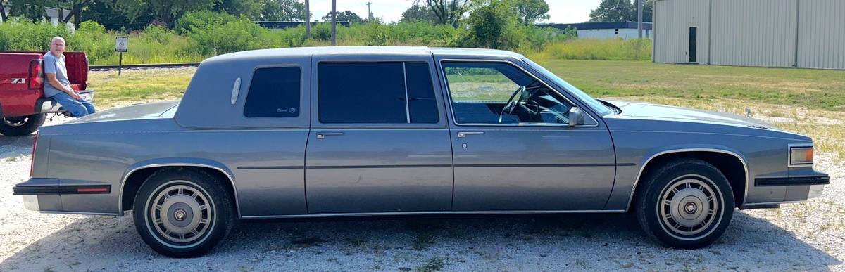 Cadillac-fleetwood-limousine-1985-grey-6
