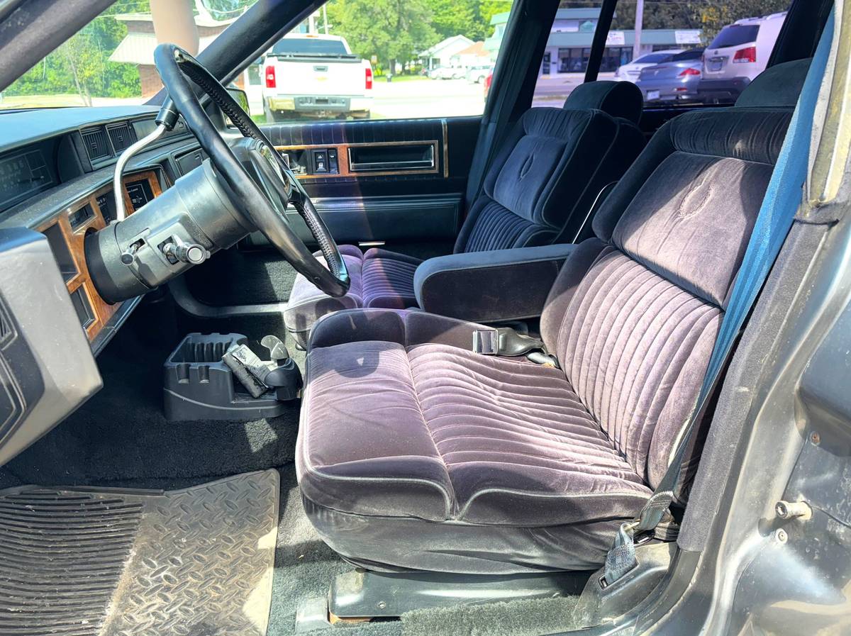 Cadillac-fleetwood-limousine-1985-grey-8