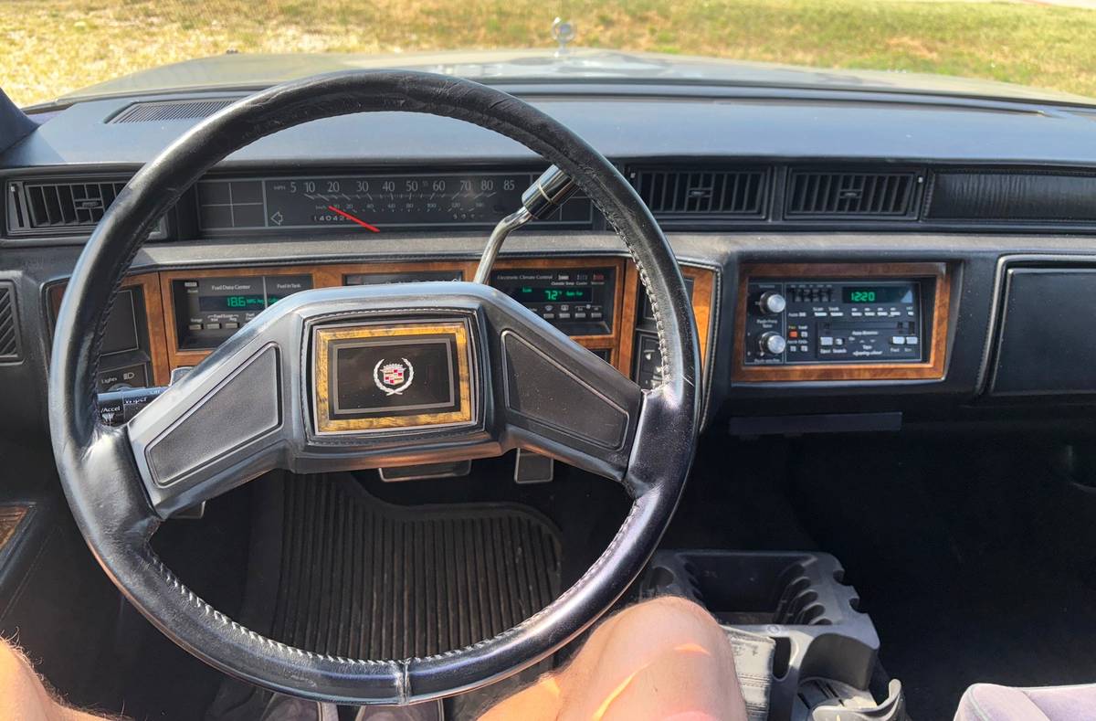 Cadillac-fleetwood-limousine-1985-grey-9