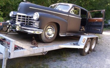 Cadillac-fleetwood-series-75-1947-black-1