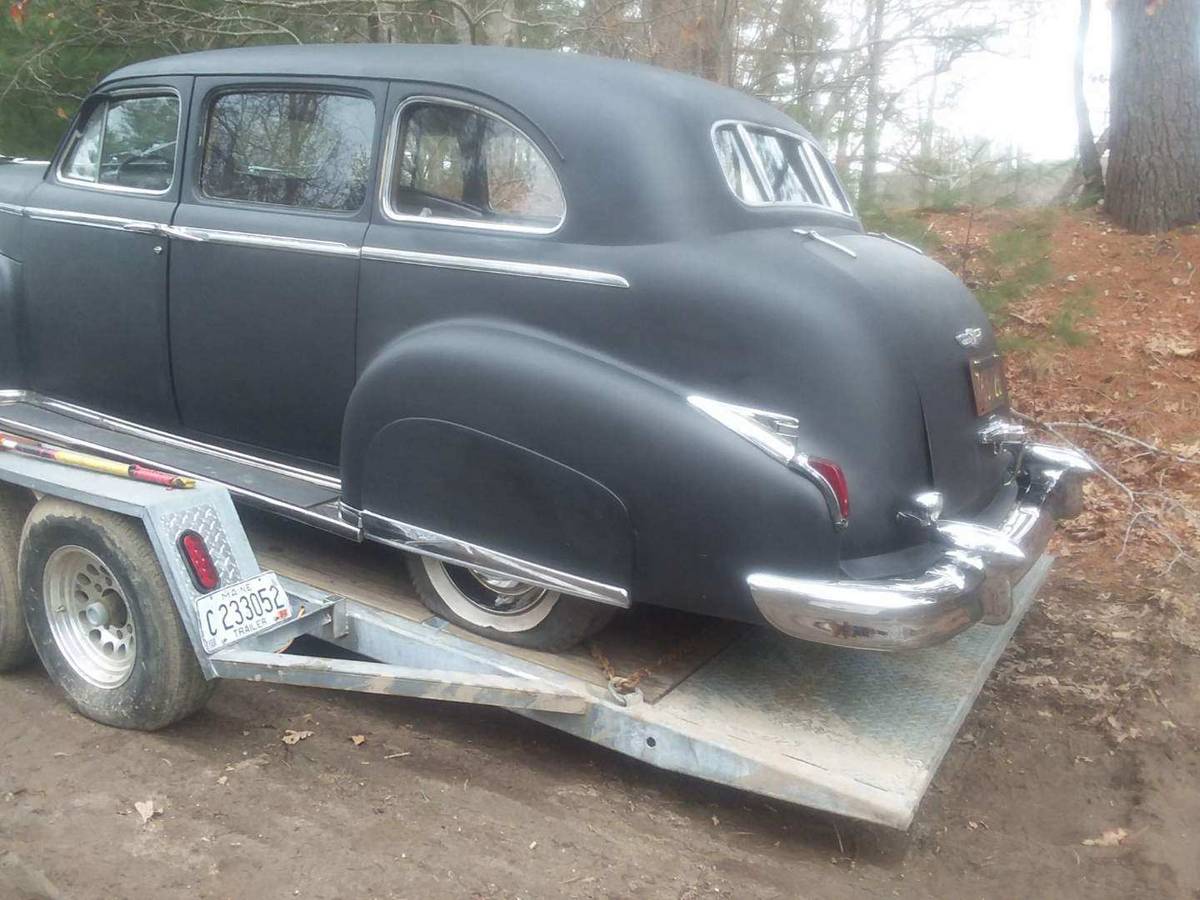 Cadillac-fleetwood-series-75-1947-black-15