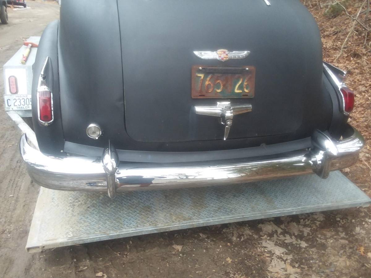 Cadillac-fleetwood-series-75-1947-black-16