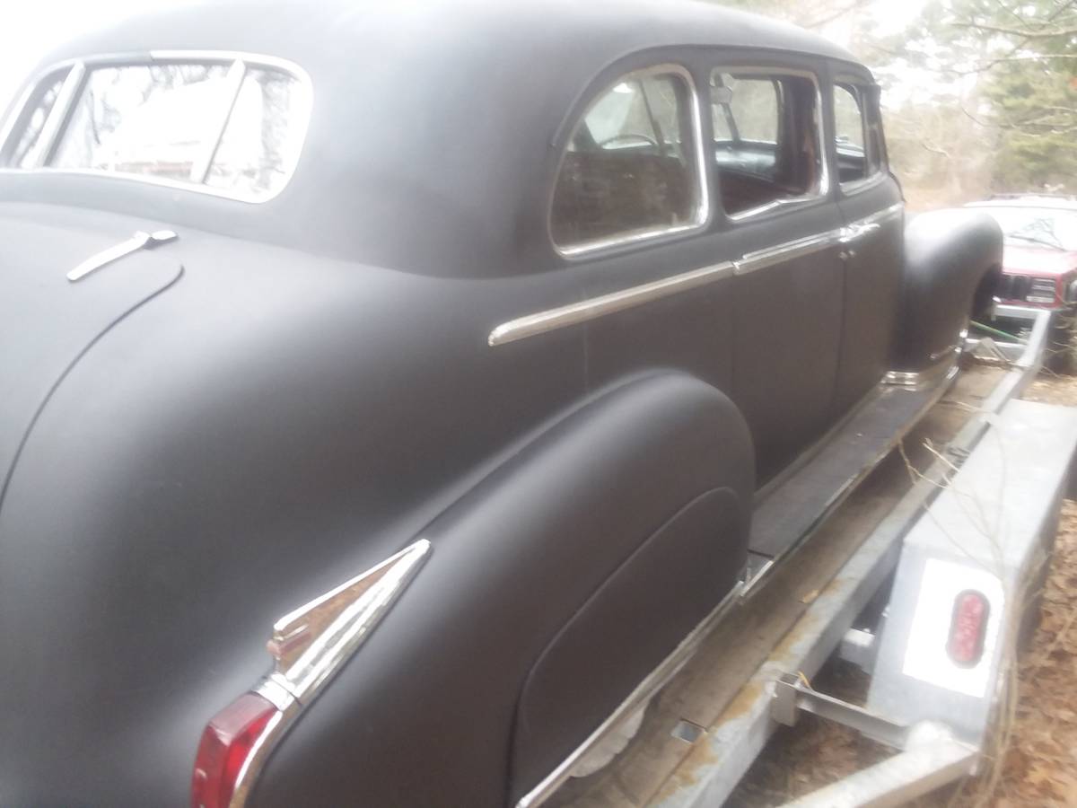 Cadillac-fleetwood-series-75-1947-black-17