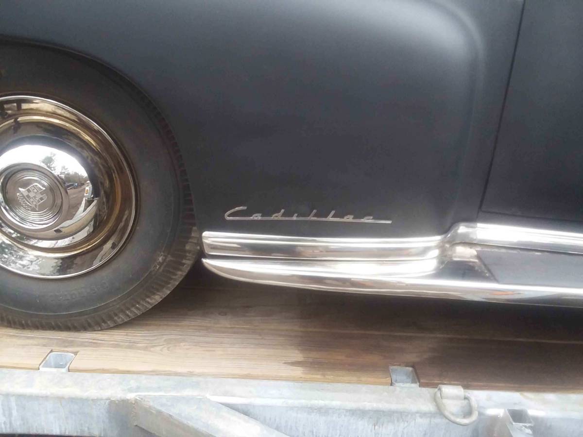 Cadillac-fleetwood-series-75-1947-black-18