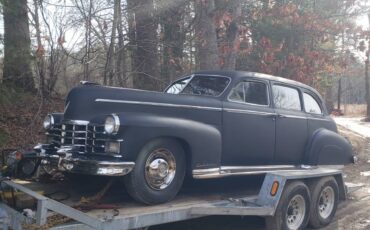 Cadillac-fleetwood-series-75-1947-black-2