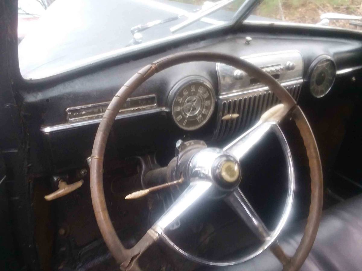 Cadillac-fleetwood-series-75-1947-black-9