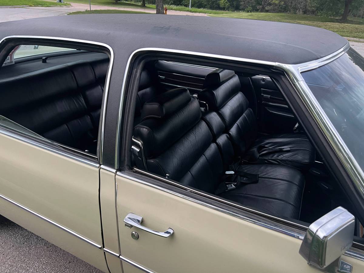 Cadillac-fleetwood-sixty-special-brougham-1972-custom