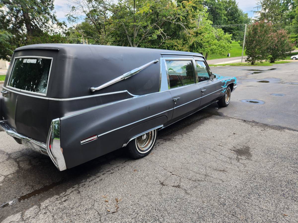 Cadillac-hearse-1972-2