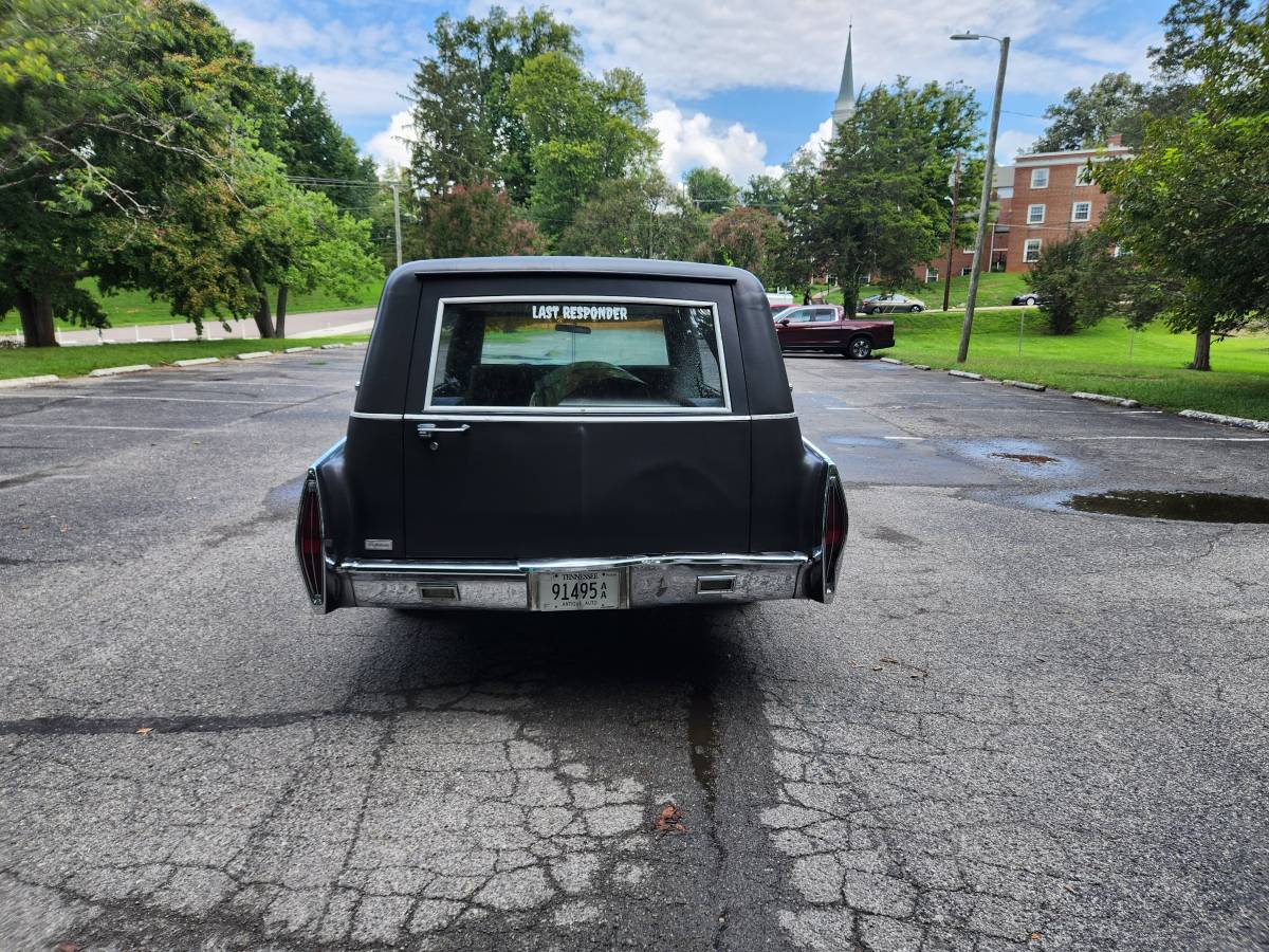 Cadillac-hearse-1972-4