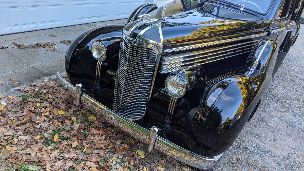 Cadillac-lasalle-1938-black-11