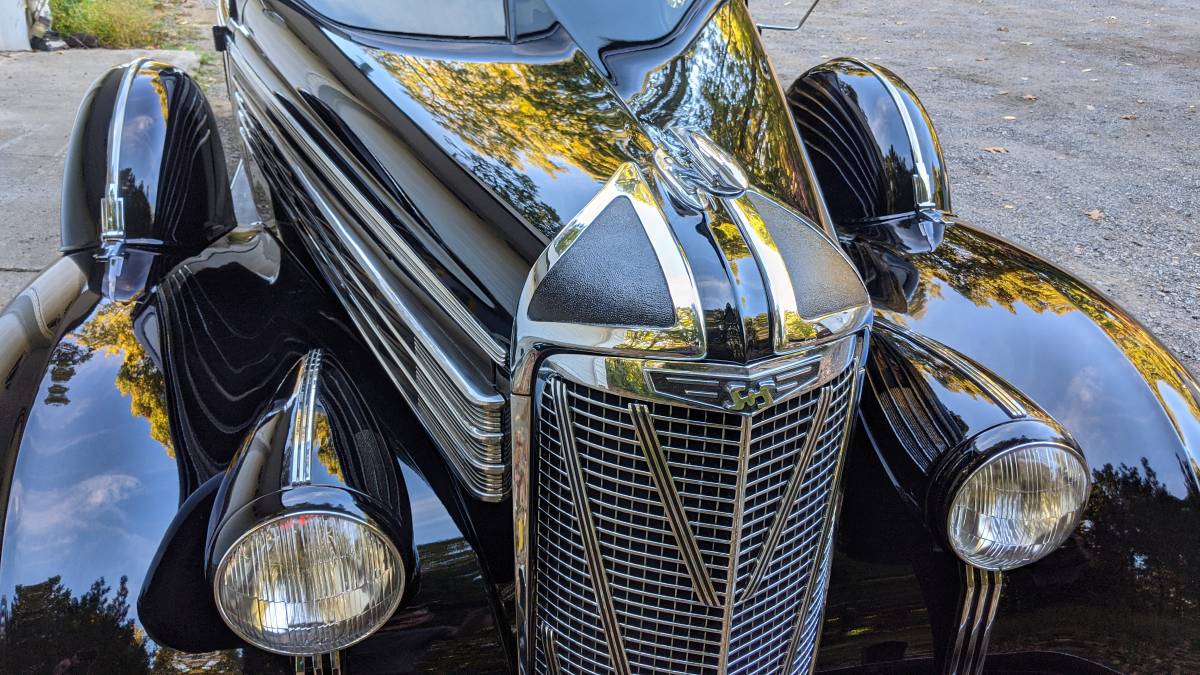 Cadillac-lasalle-1938-black-12