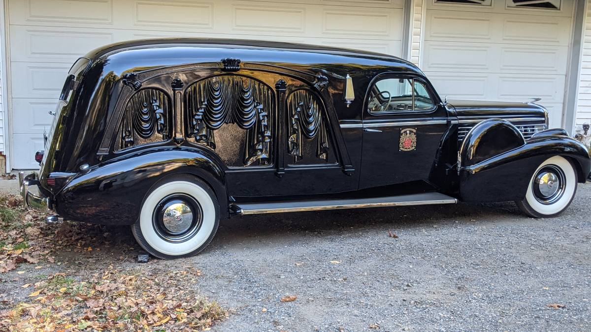 Cadillac-lasalle-1938-black-2