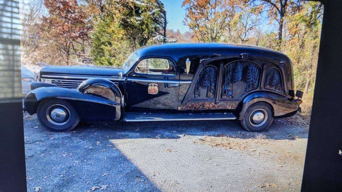 Cadillac-lasalle-1938-black-22