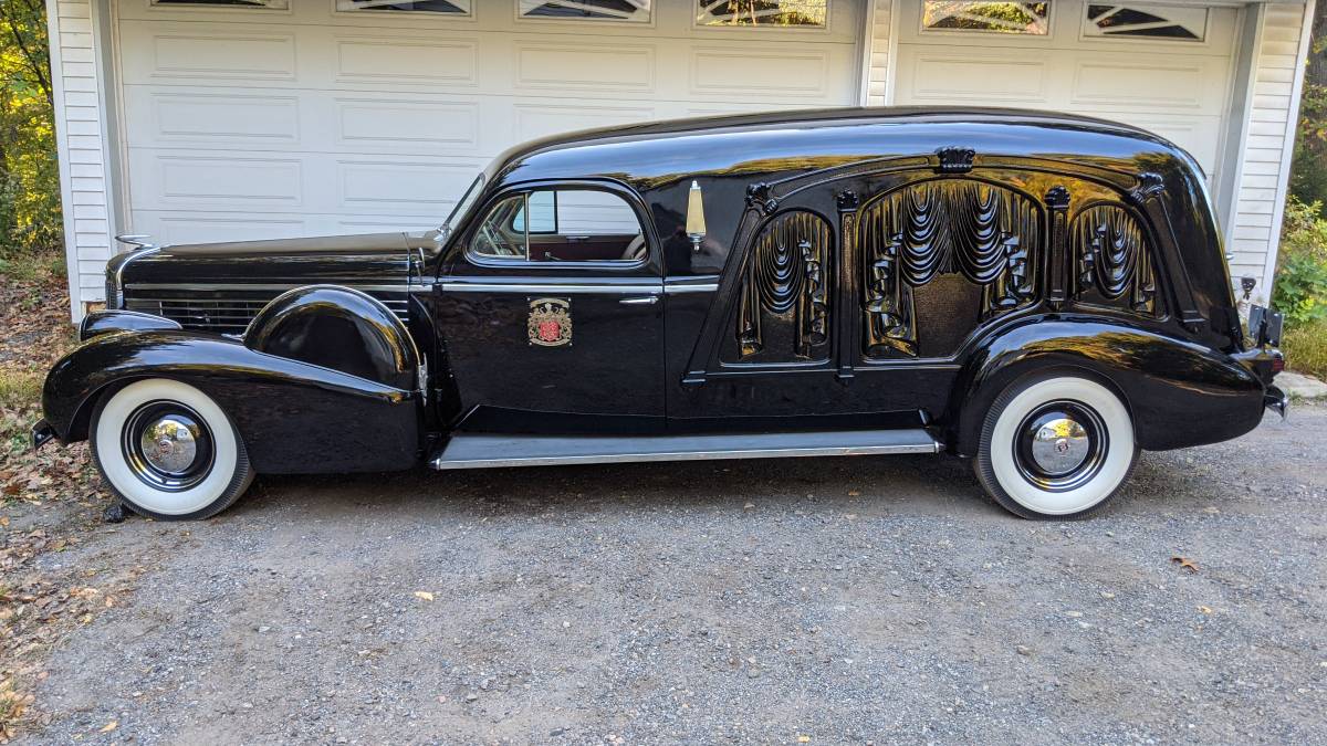 Cadillac-lasalle-1938-black-3