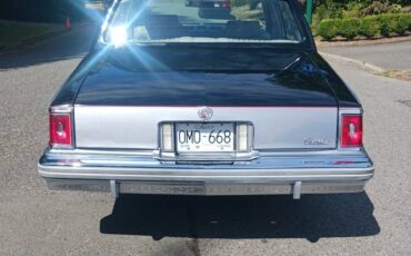 Cadillac-sedan-1979-grey-2