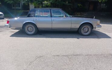 Cadillac-sedan-1979-grey-7