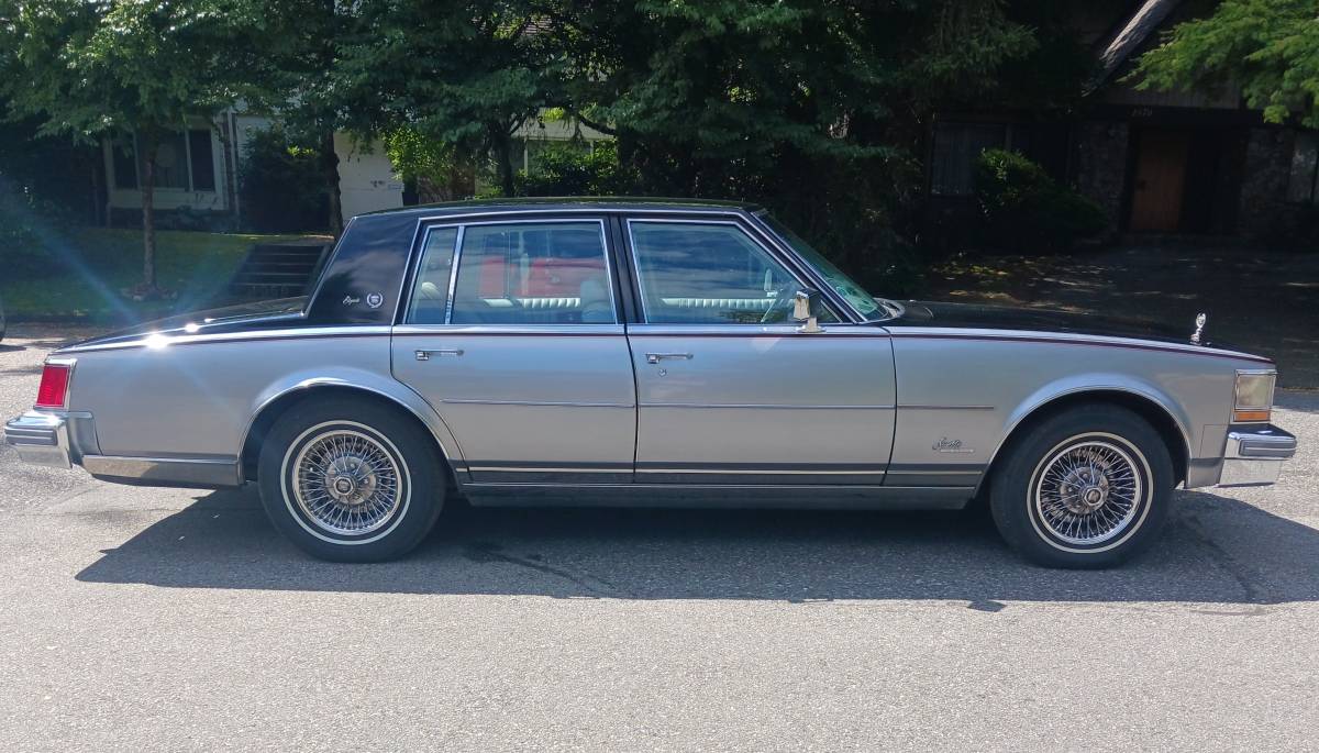 Cadillac-sedan-1979-grey