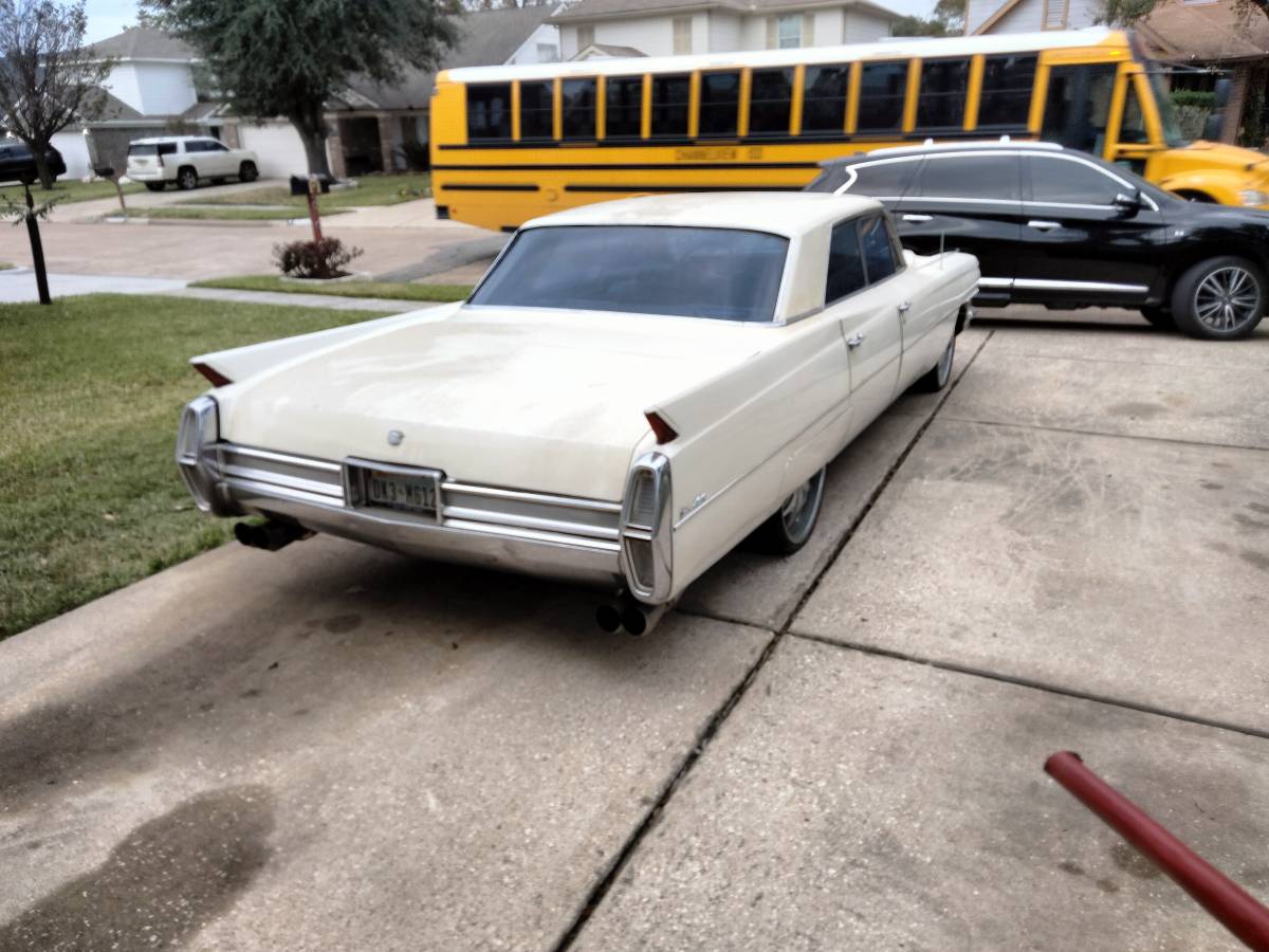 Cadillac-sedan-deville-1964-white-4
