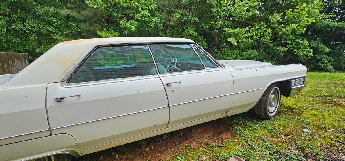 Cadillac-sedan-deville-1965-white-1