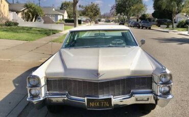Cadillac-sedan-deville-1965-white-10