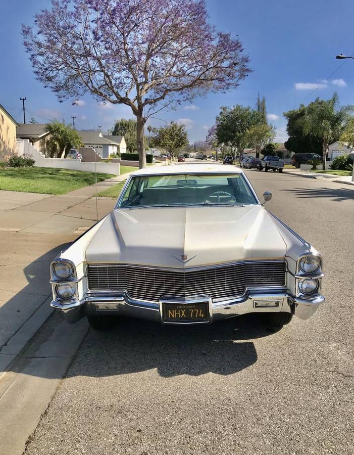 Cadillac-sedan-deville-1965-white-10