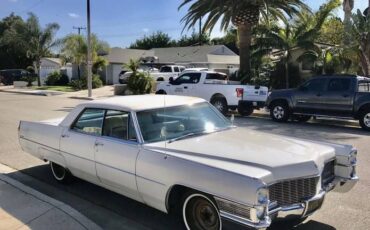 Cadillac-sedan-deville-1965-white-12