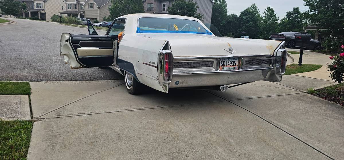 Cadillac-sedan-deville-1965-white-3