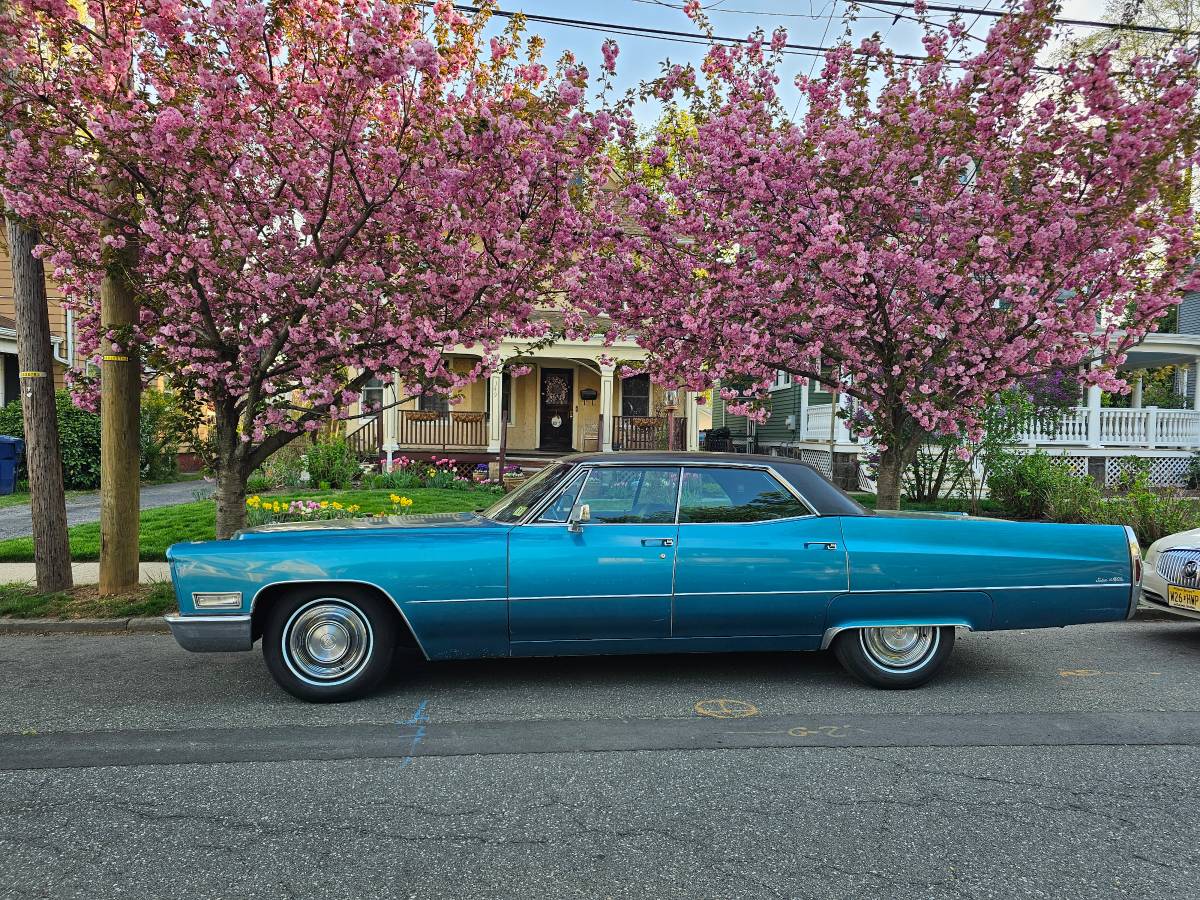 Cadillac-sedan-deville-1968-14