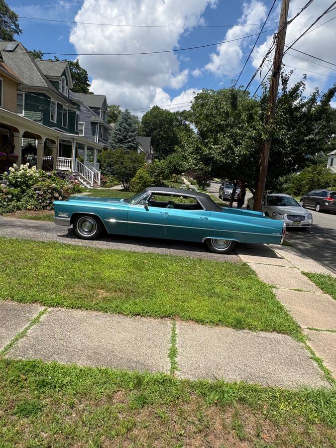 Cadillac-sedan-deville-1968-2