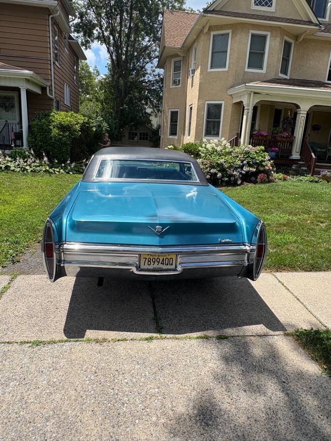 Cadillac-sedan-deville-1968-4