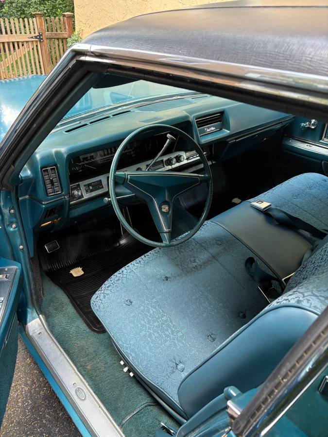 Cadillac-sedan-deville-1968-6
