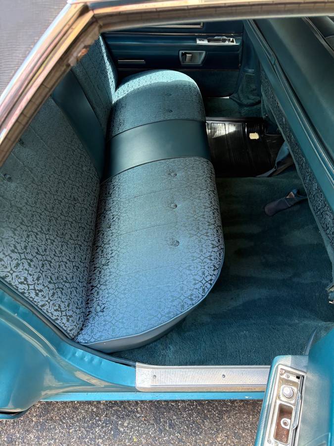 Cadillac-sedan-deville-1968-9