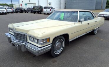 Cadillac-sedan-deville-1976-yellow-1