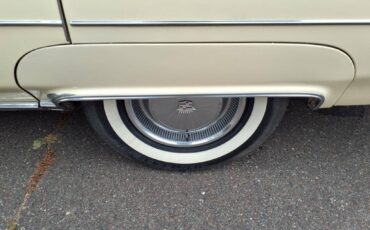 Cadillac-sedan-deville-1976-yellow-16