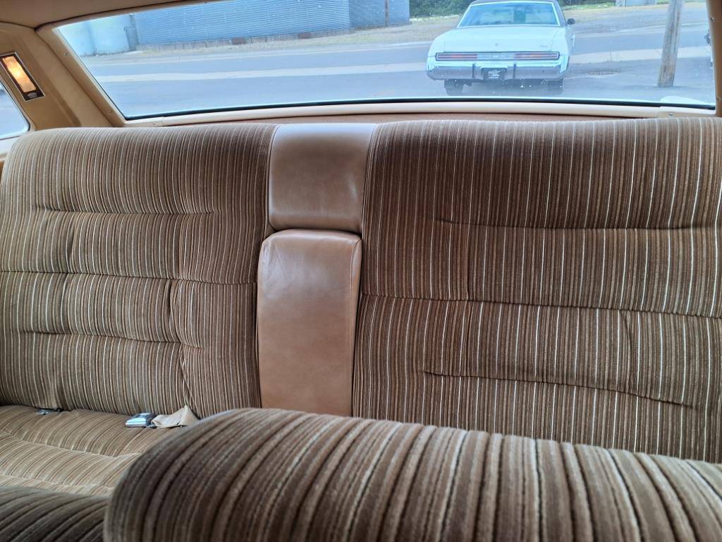 Cadillac-sedan-deville-1976-yellow-3