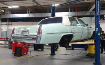 Cadillac-sedan-deville-1977-green-13
