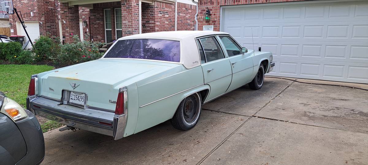 Cadillac-sedan-deville-1977-green-2