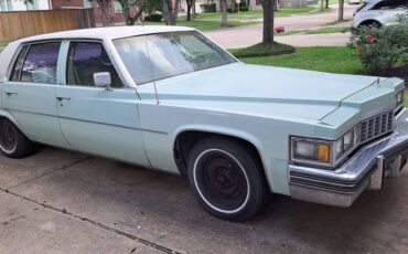 Cadillac-sedan-deville-1977-green-3