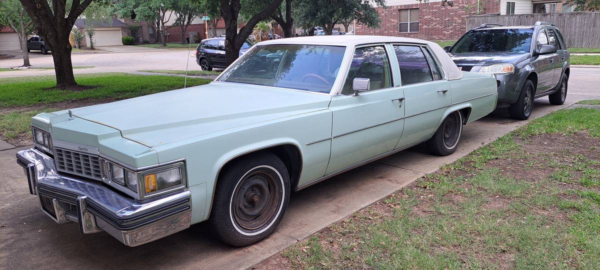 Cadillac-sedan-deville-1977-green-4