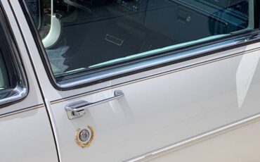 Cadillac-sedan-deville-1988-17