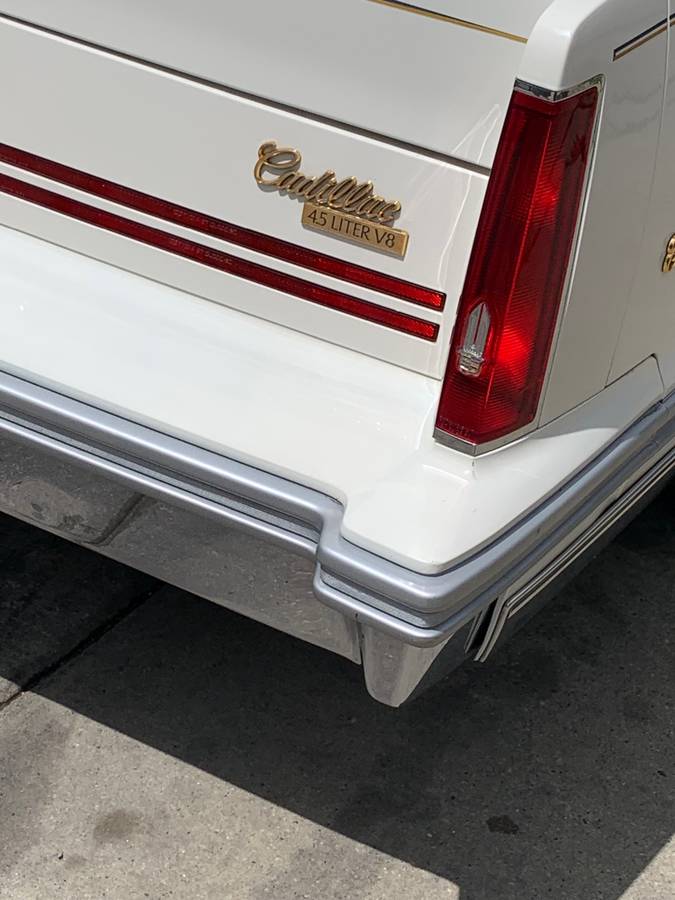 Cadillac-sedan-deville-1988-3