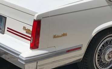 Cadillac-sedan-deville-1988-4
