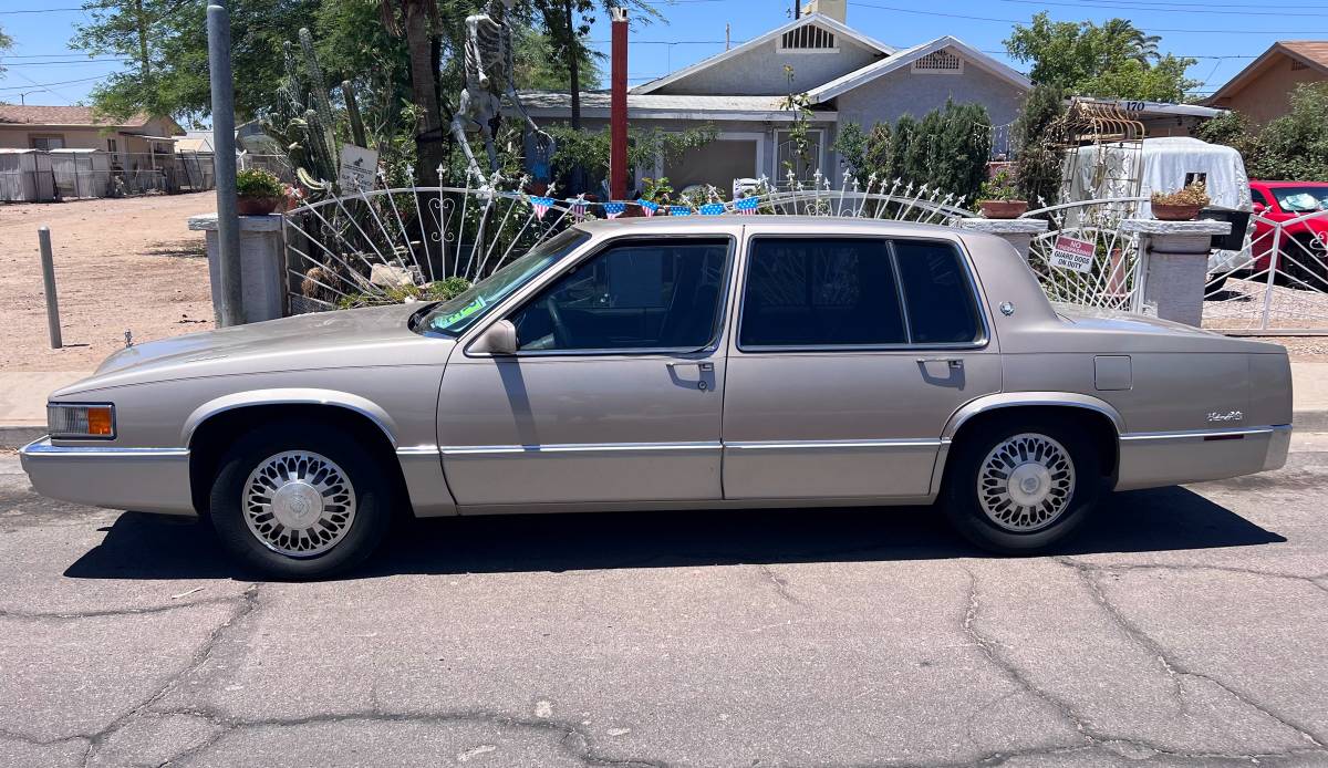 Cadillac-sedan-deville-1989-2