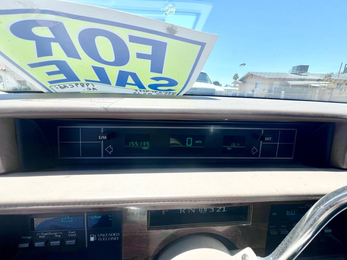 Cadillac-sedan-deville-1989-21