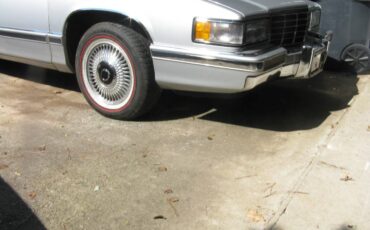 Cadillac-sedan-deville-1993-silver-1