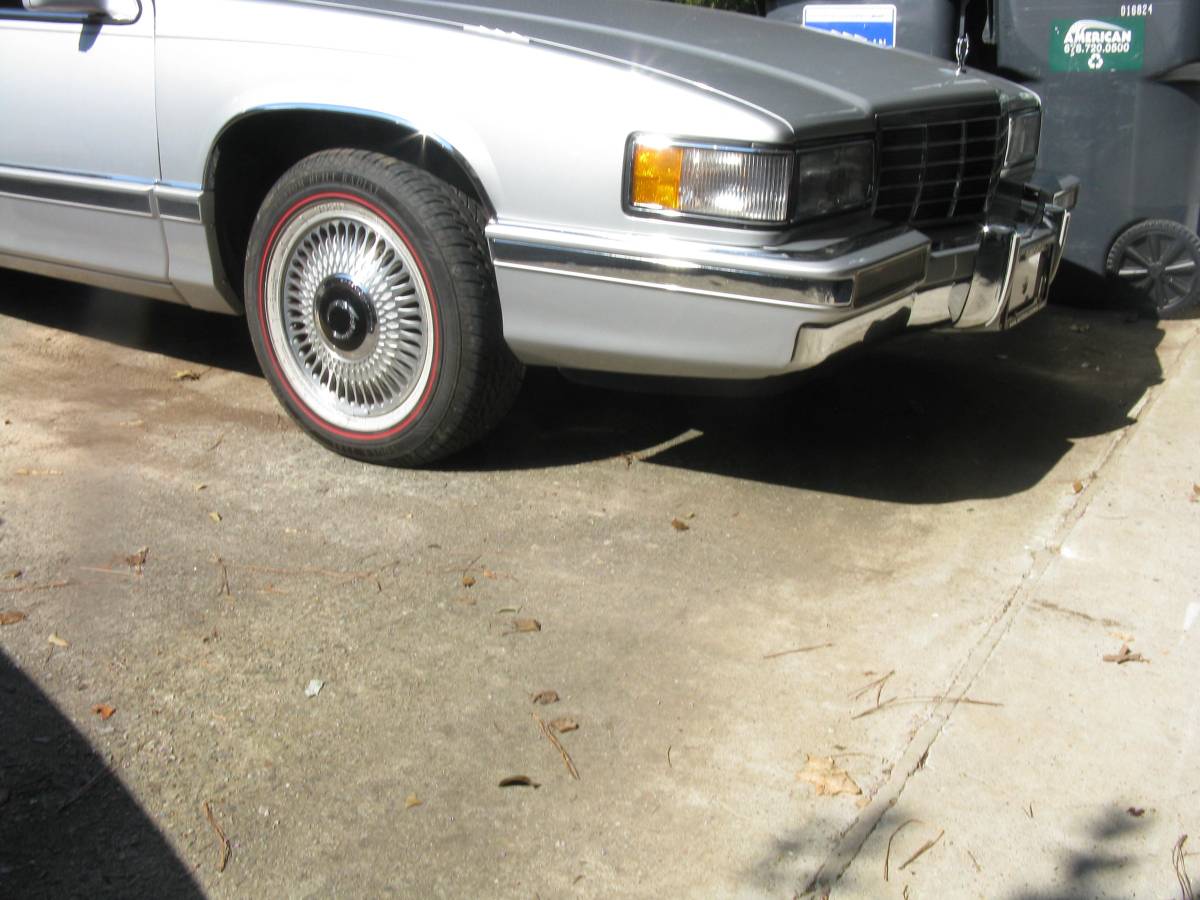 Cadillac-sedan-deville-1993-silver-1