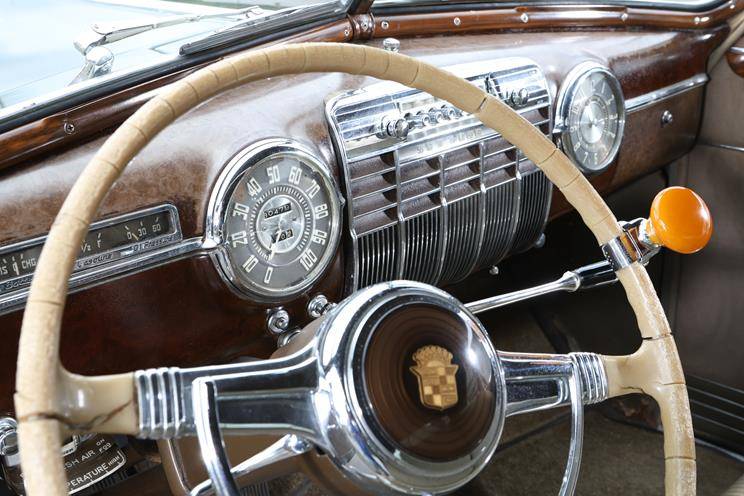 Cadillac-series-62-1941-1