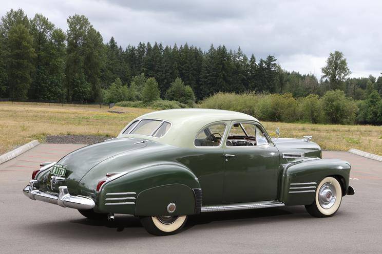 Cadillac-series-62-1941-11