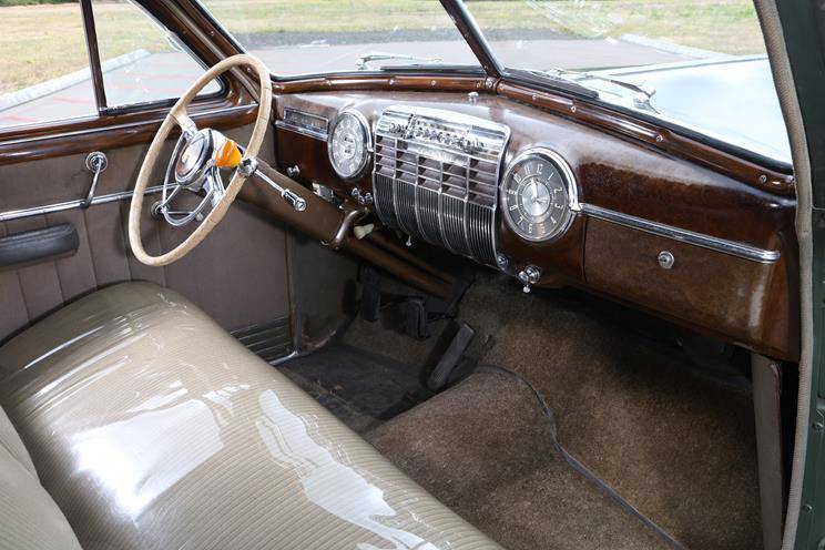 Cadillac-series-62-1941-2