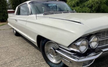 Cadillac-series-62-coupe-de-ville-1962-white-4